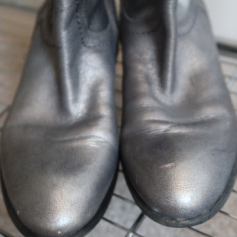 Silver Guess Cowboy‎ Boots - Picture 7 of 10
